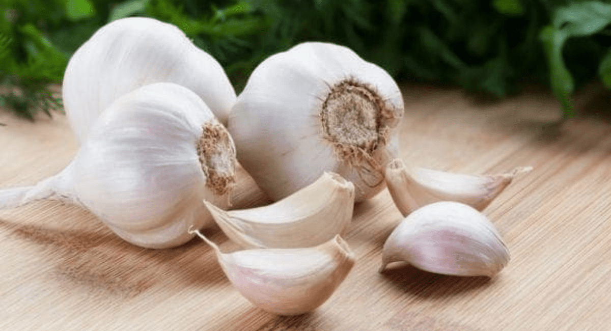 ज्यादा लहसुन खाने के नुकसान - 6 Side Effects of Garlic For Health