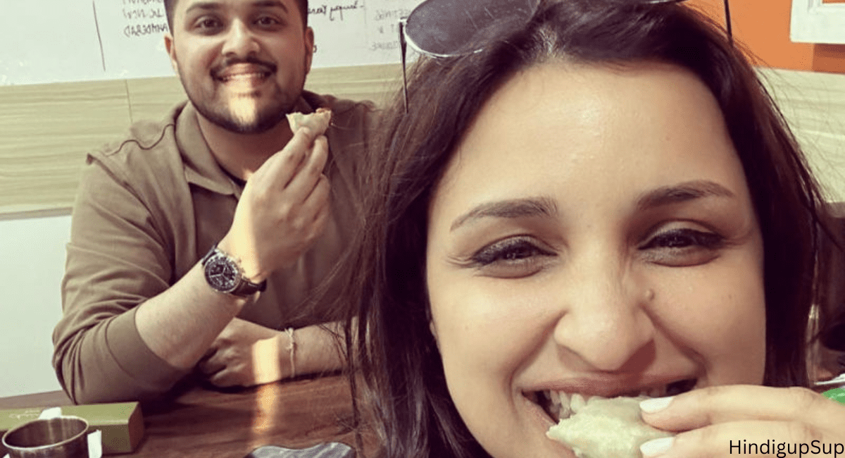 परिनीति चोपड़ा और राघव चढ़ा की शादी - Actress Parineeti Chopra is Eating Momos with her Special Person