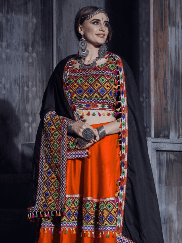 टॉप फैशन ट्रेंड एम्ब्रोइडरी – Top Fashion Trend Embroidery