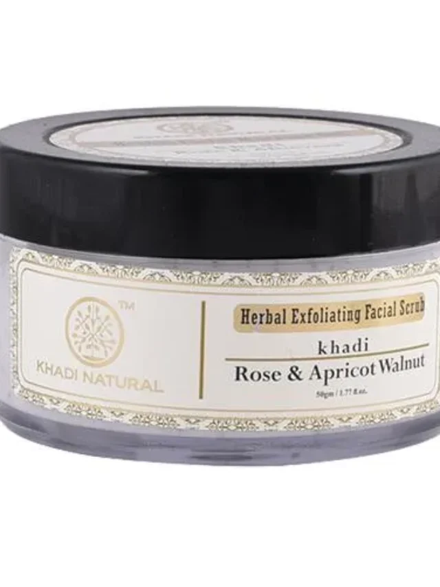 8 Best Face Scrub For Oily Skin –  8 बेहतरीन फेस स्क्रब