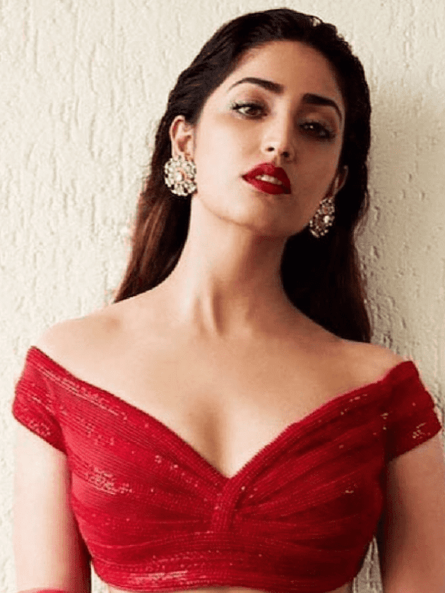 यामी गौतम के लेटेस्ट ब्लाउज डिज़ाइन – Yami Gautam Blouse Design