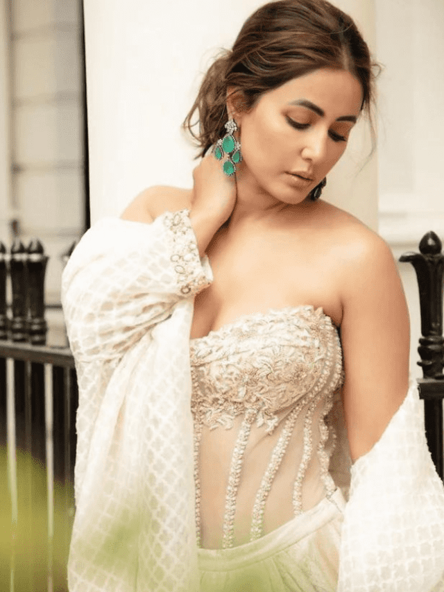 हिना खान के पार्टी लुक – Party Looks of Hina khan.