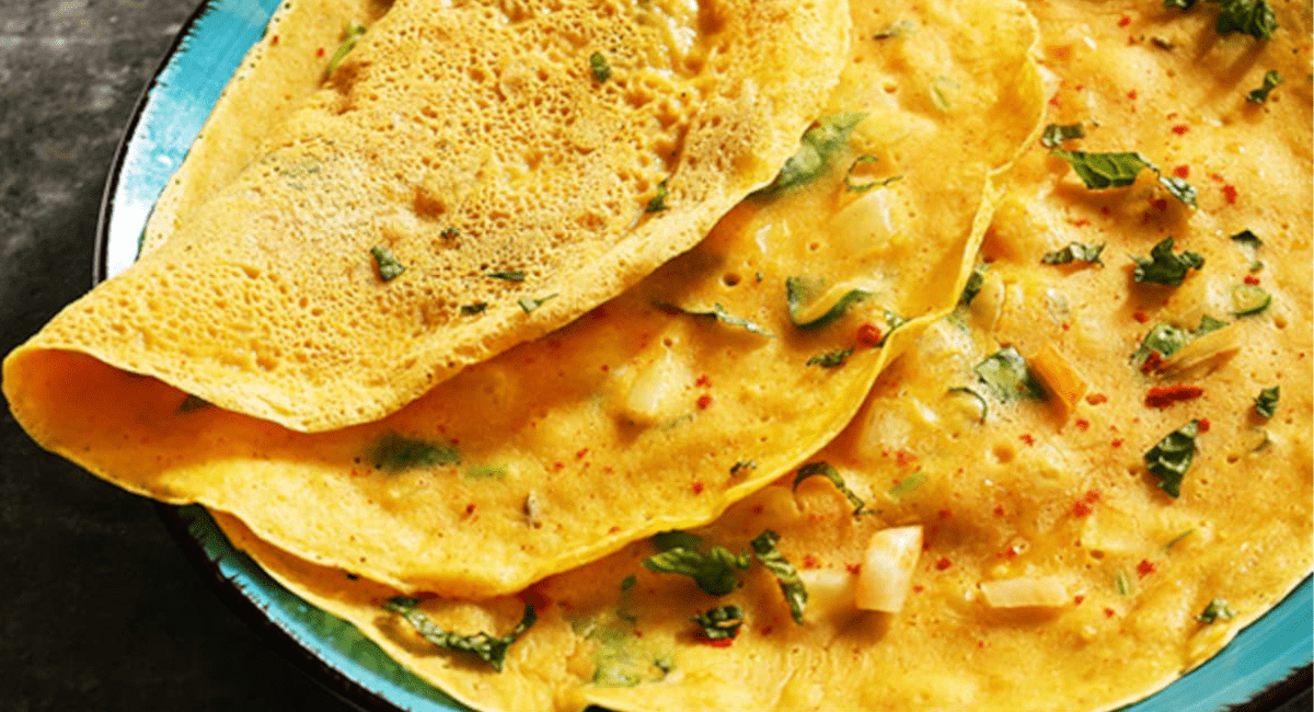 बेसन और सूजी का चीला बनाने की विधि - How to Make Gram Flour and Sooji Cheela 3 बेसन और सूजी का चीला बनाने की विधि - How to Make Gram Flour and Sooji Cheela