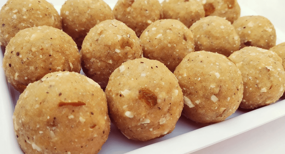 पंजीरी लड्डू खाने के 5 फायदे - How to Make Tasty Panjiri Ladoo at Home