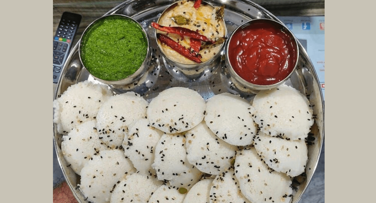 इडली सांभर कैसे बनाएं - How to Make Spongy Idli and Tasty Sambhar