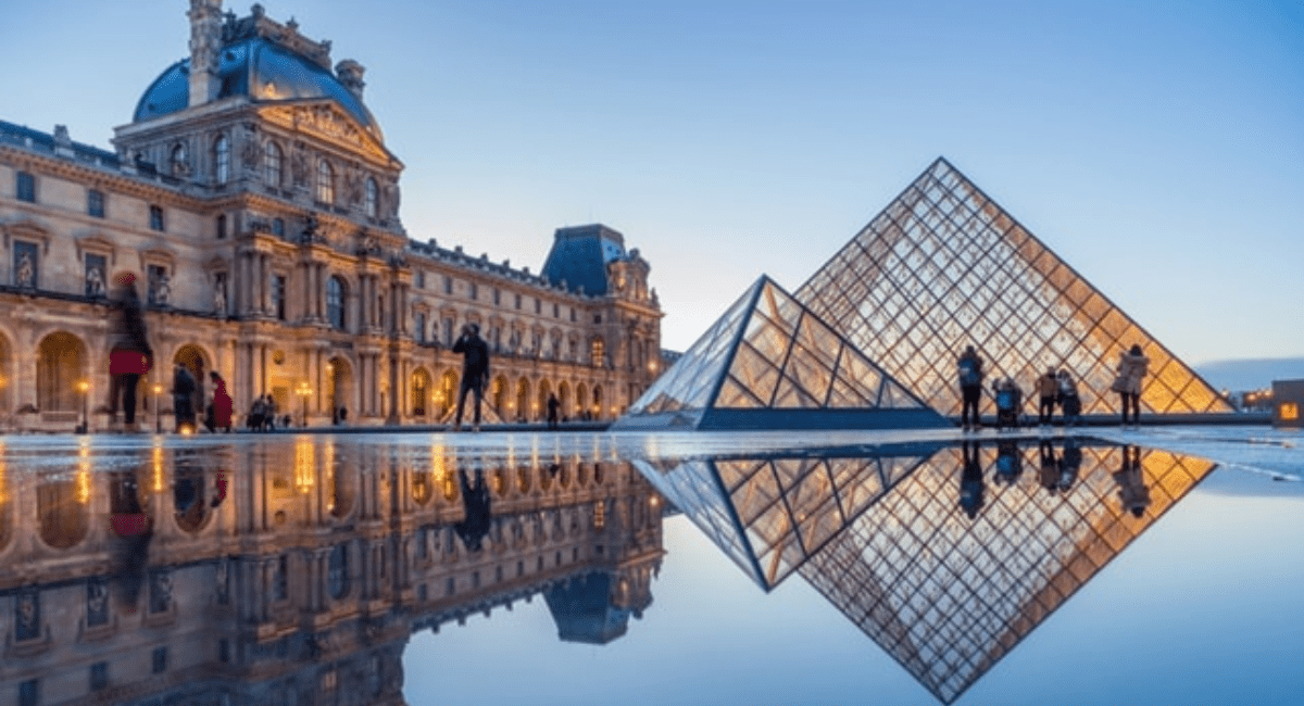 पेरिस में घूमने की बेस्ट जगह कौन सी है - 8 Best Places to Visit in Paris