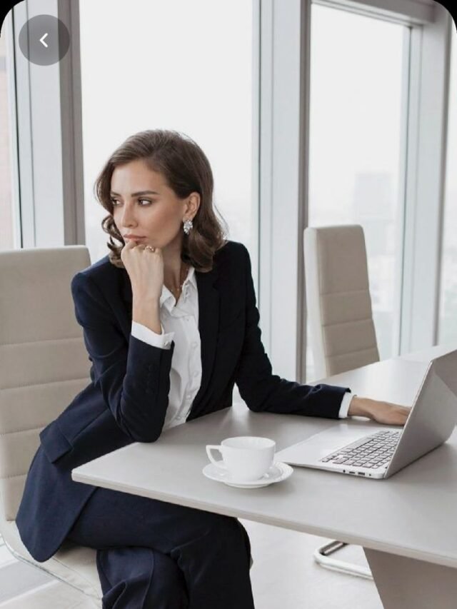 Stylish and Professional Office Outfit Ideas