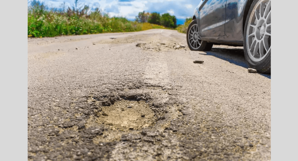 बिना स्वीकृति के सड़कों पर 21 करोड़ खर्च - 21 Crore Spent on Roads without Approval