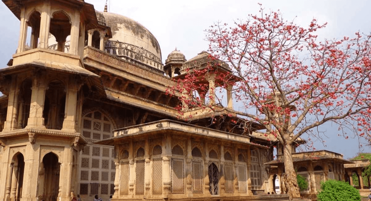 भारत के महान संगीतकार तानसेन का जीवन परिचय - Biography of Tansen