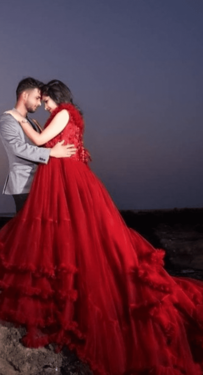 प्रि वेडिंग पर क्या पहने - Dresses for Pre Wedding Shoot 