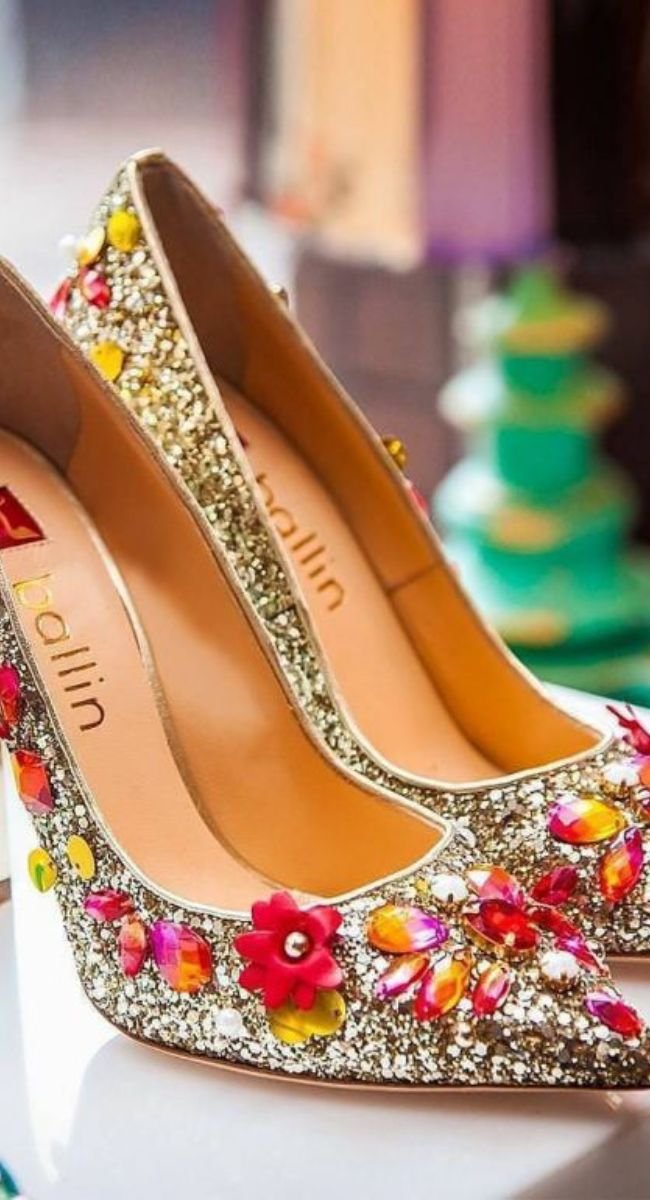 किस तरह के फुटवियर पहने एक दुल्हन - Footwear for Brides. 