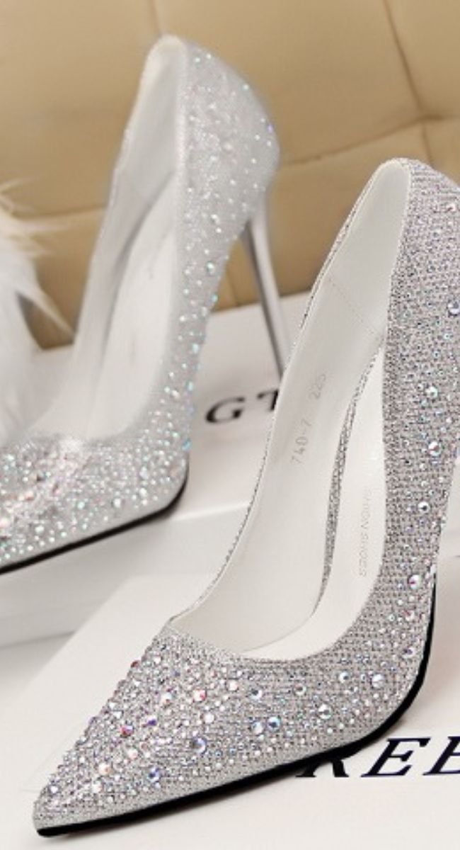 किस तरह के फुटवियर पहने एक दुल्हन - Footwear for Brides. 