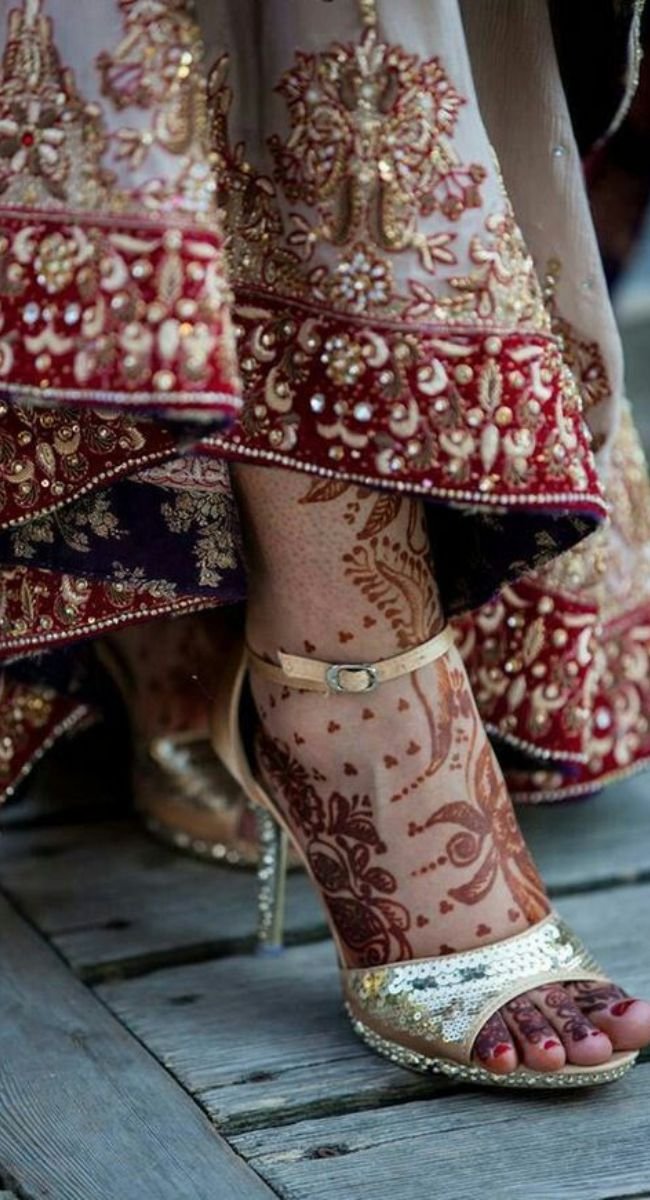 किस तरह के फुटवियर पहने एक दुल्हन - Footwear for Brides. 