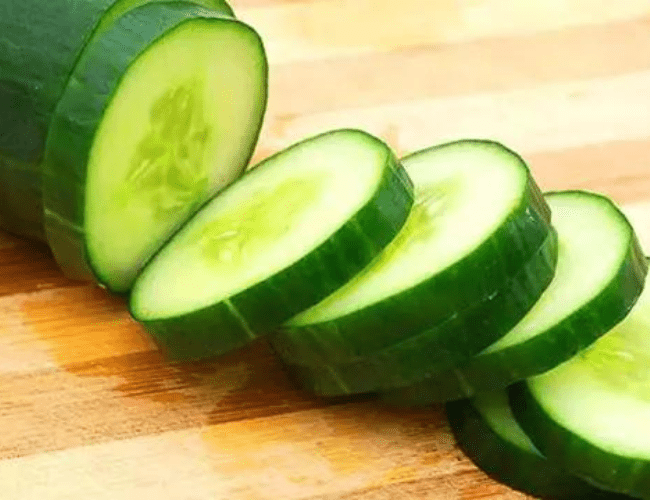 You are currently viewing खीरा खाने के 10 फ़ायदे – 10 Benefits of Cucumber