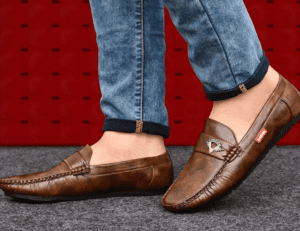 Read more about the article गर्मियों में जूते चप्पल पहनने वालों के लिए टिप्स – Tips for Wearing Slippers in Summer