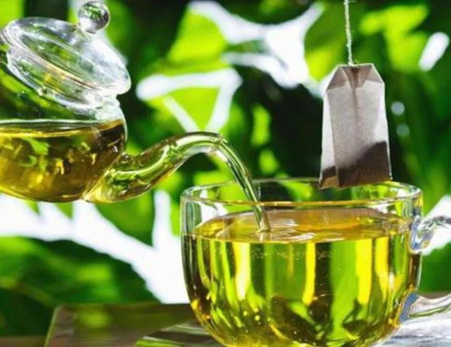 Read more about the article ग्रीन टी पीने के फायदे – Benefits of Green Tea