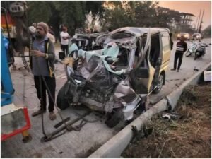 Read more about the article मुंबई-गोवा हाईवे पर भीषण सड़क हादसा, ट्रक-कार की टक्कर में 9 लोगो की मृत्यु – Horrific Road Accident on Mumbai-Goa Highway, 9 People Died in Truck-Car Collision