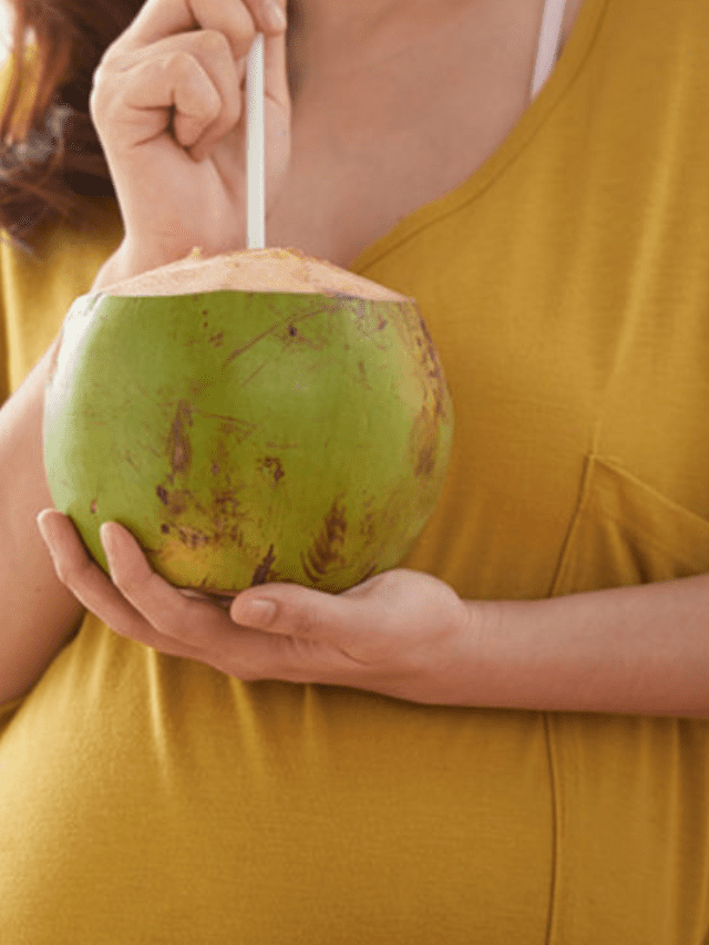 प्रेगनेंसी में नारियल पानी पीने के 8 फायदे – 8 Benefits of Coconut Water
