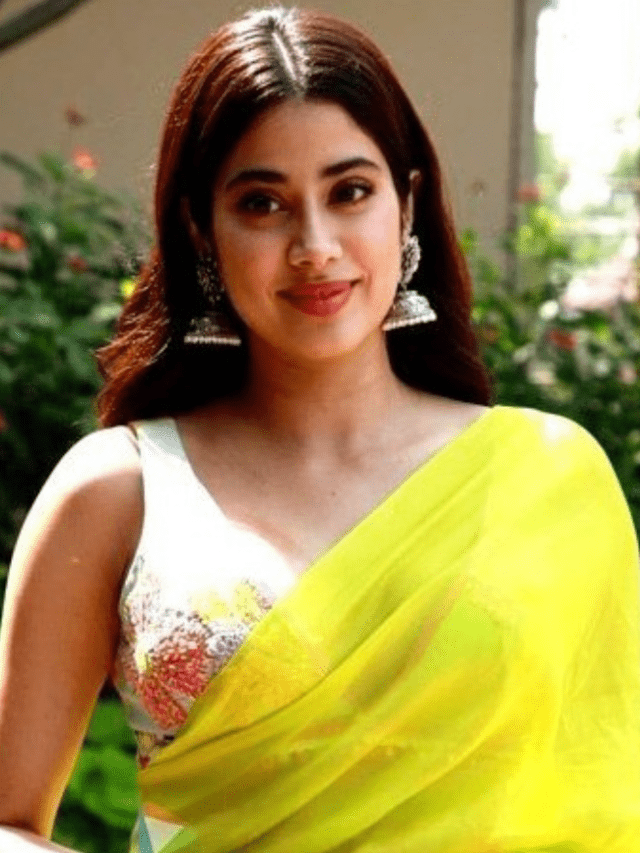 जान्हवी  कपूर का ग्लैमरस लुक – Glamorous Look of Famous Actress Janhvi Kapoor