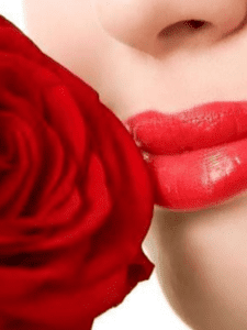 गुलाब जैसे खुबसूरत होंठ पाने के उपाय - Tips to Get Beautiful Lips Like Rose