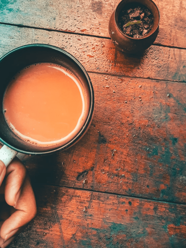 बॉलीवुड में कौन  है चाय का दीवाना – Tea Lover in Bollywood