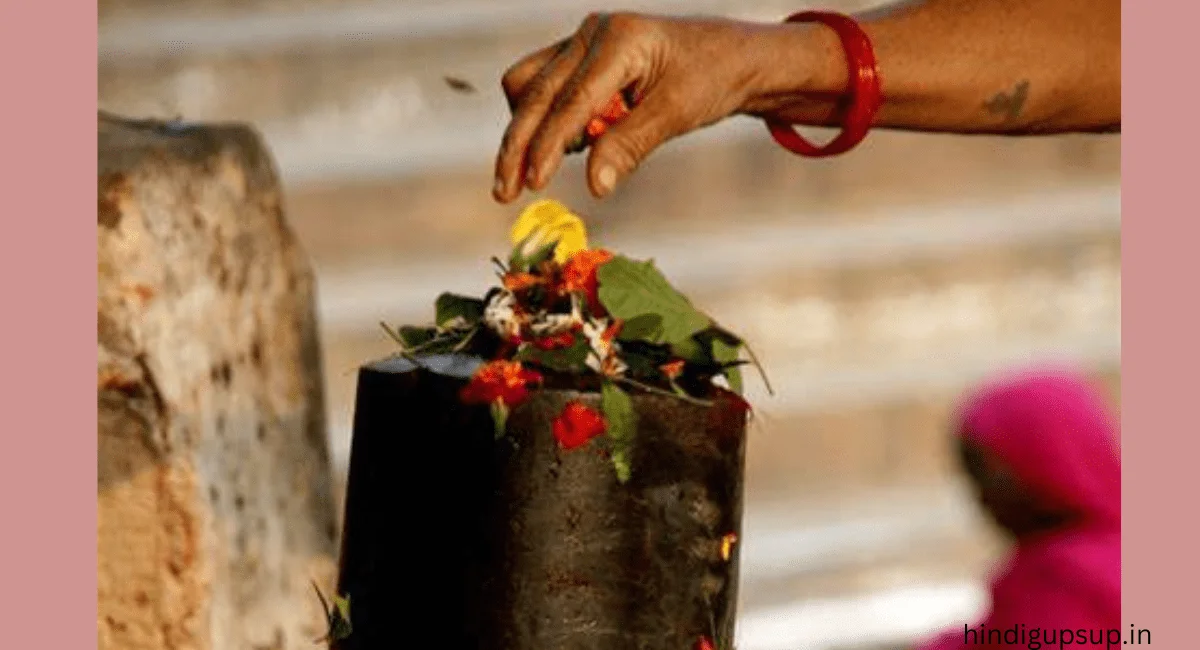 शिवलिंग पर बेलपत्र चढ़ाने के नियम - Benefits of Offering Belpatra on Shivling 3 शिवलिंग पर बेलपत्र चढ़ाने के नियम - Benefits of Offering Belpatra on Shivling