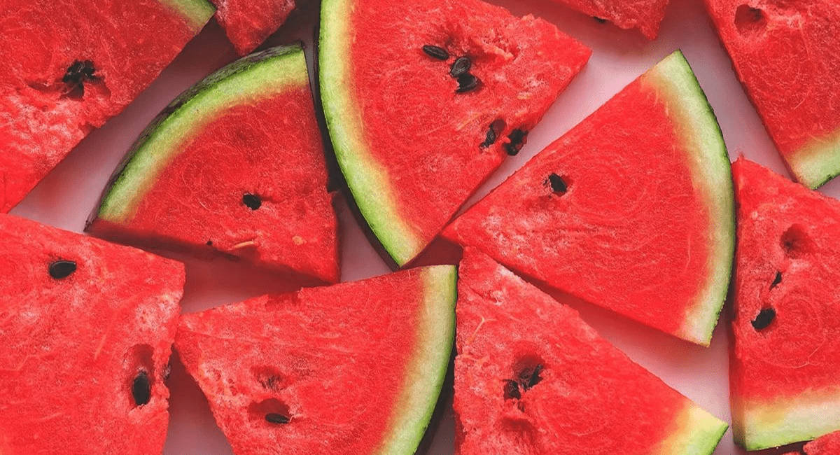 गर्मियों में तरबूज खाने के फायदे - Benefits of Watermelon